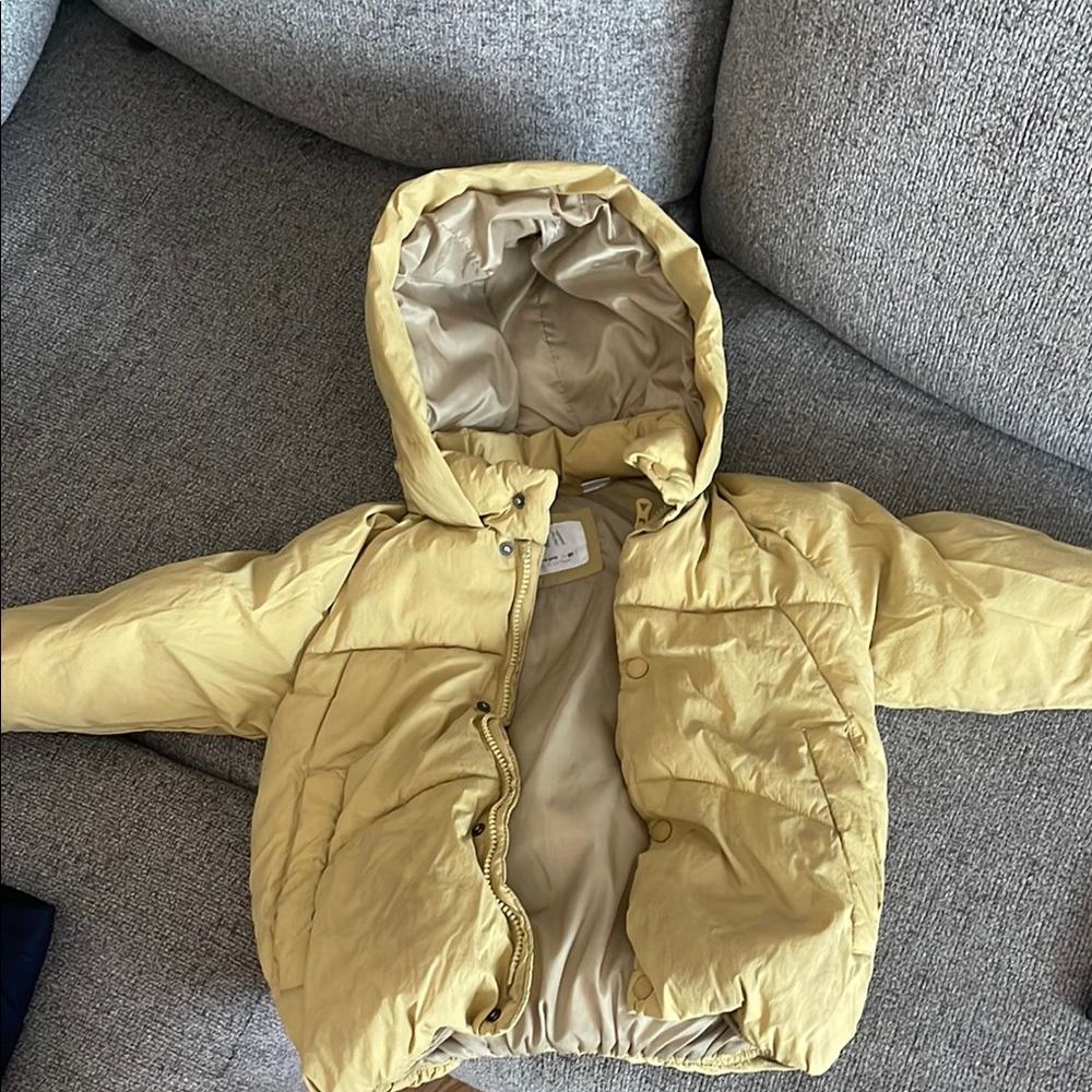 Yellow Puffer Jacket with Hood and Quilted Design
